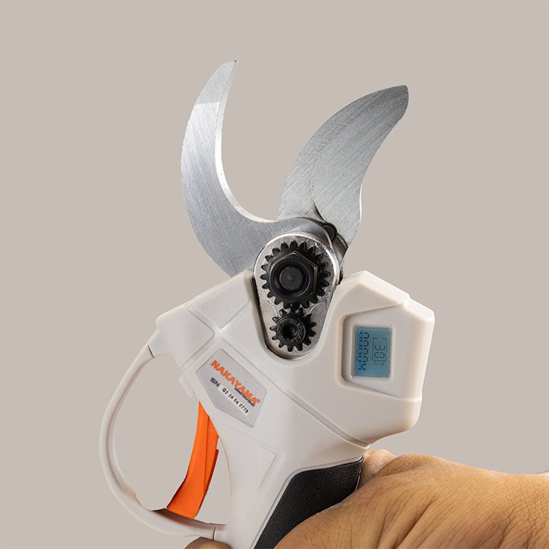 BATTERY PRUNING SHEARS 21V, BRUSHLESS, CAPACITY 0-22/28mm, 0.74kg, 2x2Ah Li-Ion, BMC - Image 4
